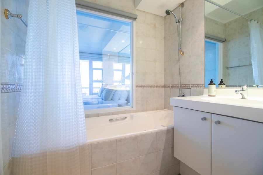 To Let 3 Bedroom Property for Rent in Mouille Point Western Cape